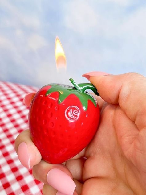 Strawberry Lighter, Canna Style, 3d Strawberry, Strawberry Keychain, Strawberry Things, Cool Lighters, Strawberry Decorations, Gas Stations, Cute Strawberry