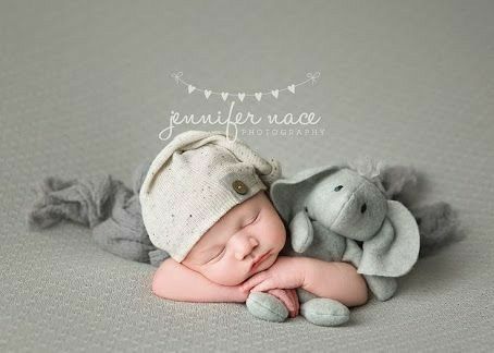 Photo d'une séance nouveau-né dans les couleurs gris avec bébé endormi une peluche éléphant dans les bras #newborn #baby #photographebebe #photographenaissance #photographenouveaune Box Pictures, Baby Boy Newborn Pictures, Baby Boy Newborn Photography, Foto Newborn, Newborn Photography Boy, Newborn Photography Poses, Newborn Baby Photoshoot, Boy Newborn, Baby Boy Photography