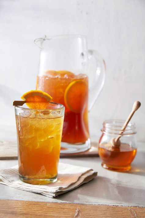 Think of this as an extra spunky Arnold Palmer. Bourbon Apple Cider, Bourbon Cocktail Recipe, Simply Lemonade, Spiced Tea, Spiced Drinks, Spiced Wine, Fall Cocktails Recipes, Cider Cocktails, Summer Drink Recipes