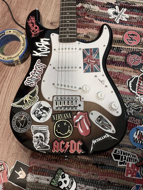 Black Electric Guitar, Guitar Stickers, Electric Guitar Design, Rockstar Aesthetic, Guitar Obsession, Guitar Pics, Guitar Electric, Cool Electric Guitars, Garage Band