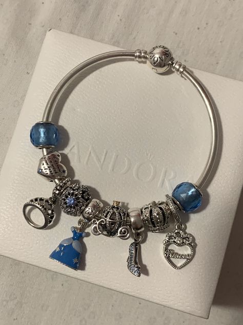 Blue Pandora Bracelet Ideas, Pandora Bracelet Ideas Inspiration, Blue Girly Things, Pandora Bracelet Aesthetic Blue, Pandora Charm Bracelet Aesthetic, Blue Pandora Bracelet, Pandora Bracelet Aesthetic, Blue Pandora Charms, Pandora Azul