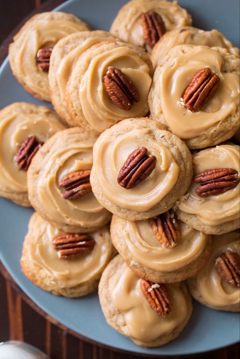 Brown Sugar Pecan Cookies - Cooking Classy Brown Sugar Pecan Cookies, Mincemeat Cookies, Sugared Pecans, Hot Chocolate Cookies, Pecan Cookies, Crinkle Cookies, Cooking Classy, No Cook Desserts, Toasted Pecans