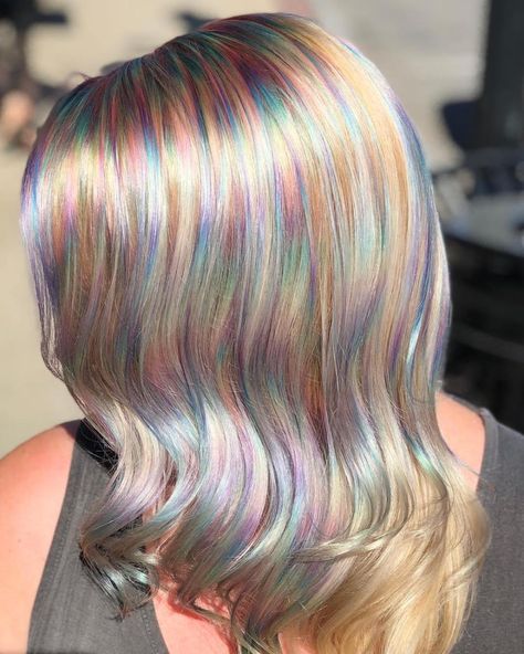 Holographic Hair Trend and How to Try It Funky Hair Colors, Trendy We Fryzurach, Holographic Hair, Rainbow Hair Color, Lilac Hair, Hair Color Pastel, Pinterest Images, Funky Hairstyles, Hair Trend