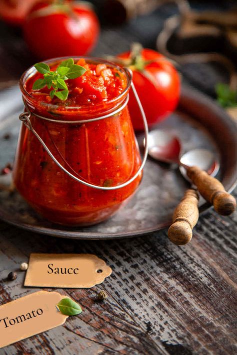 This roasted tomato pasta sauce uses fresh garden tomatoes that have been roasted. It is full of fresh herbs and can be modified in dozens of ways. Get the recipe on The Gardening Cook. Roasted Tomato Pasta Sauce, Pasta Sauce With Fresh Tomatoes, Roasted Tomato Pasta, Sauce Spaghetti, Fresh Tomato Recipes, Roasted Tomato Sauce, Homemade Spaghetti Sauce, Marinara Sauce Homemade, Tomato Pasta Sauce