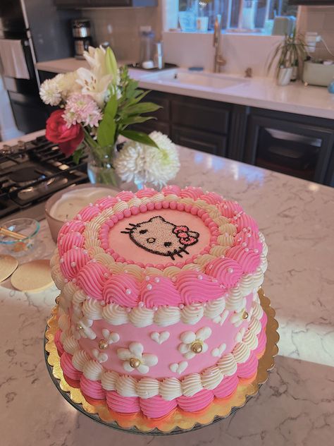 White and pink hello kitty cake. Pearl sprinkle accents added. Decal on top is hand placed sprinkles. Hello Kitty 21st Birthday Cake, Hello Kitty 18th Birthday Cake, Pink Hello Kitty Cake, Hello Kitty Cake Ideas, Hello Kitty Baby Shower, Bd Cake, Hello Kitty Theme Party, Box Cakes, Hello Kitty Birthday Cake