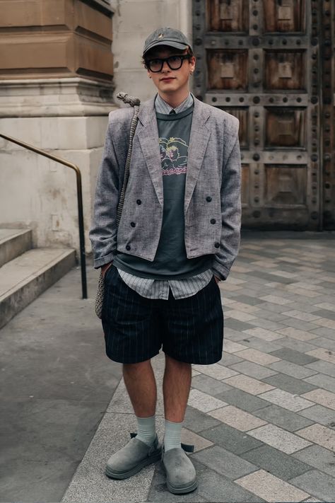 London Fashion Week Street Style SS25 | Hypebeast London Style Men, Target Audience Moodboard, London Street Style Men, London Fashion Week Street Style Men, Street Fashion London, London Mens Fashion, Style 2025, London Fashion Week Mens, London Fashion Week Street Style