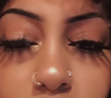 Both Side Of Nose Pierced, Nose Peicerings Both Sides, Nose Pierced On Both Sides, Two Nose Rings On Both Sides, 2 Side Nose Piercing, Women Piercings Ideas Face, Nose Ring On Both Sides, Baddie Percinings, Both Sides Of Nose Pierced