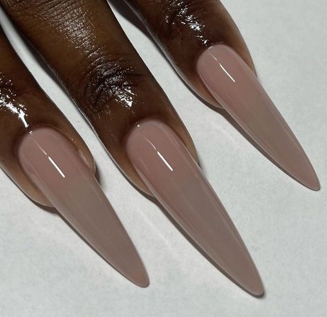 Nude Stilletos Nails, Long Neutral Nails, Natural Stiletto Nails, Khloe Kardashian Nails, Nude Stiletto Nails, Kardashian Nails, Nails Aesthetics, White Stiletto Nails, Acrylic Nails Nude