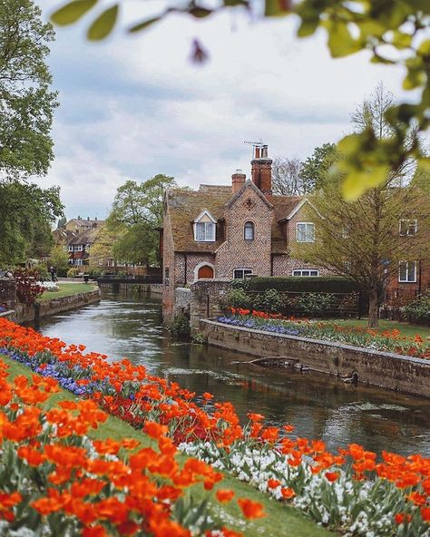 Canterbury Aesthetic, Summer In England, Canterbury England, Day Trip From London, Dover Castle, Canterbury Kent, 2 Days Trip, White Cliffs Of Dover, England Aesthetic