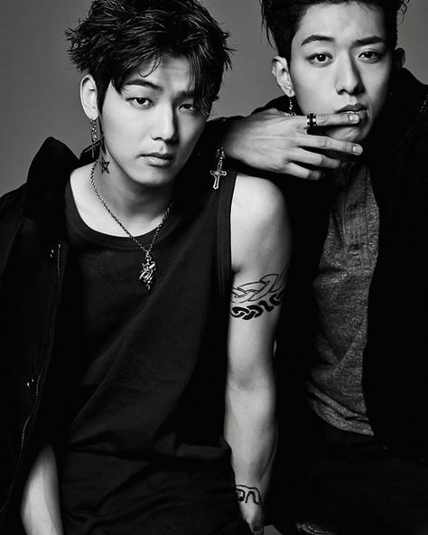 Kang Minhyuk  Lee Jungshin. Like these two roughed up a wee bit... Lee Jung Shin, Kang Min Hyuk, Lee Jong Hyun, Cn Blue, Jung Yong Hwa, Punk Rocker, K Pop Star, Korean Star, Fnc Entertainment