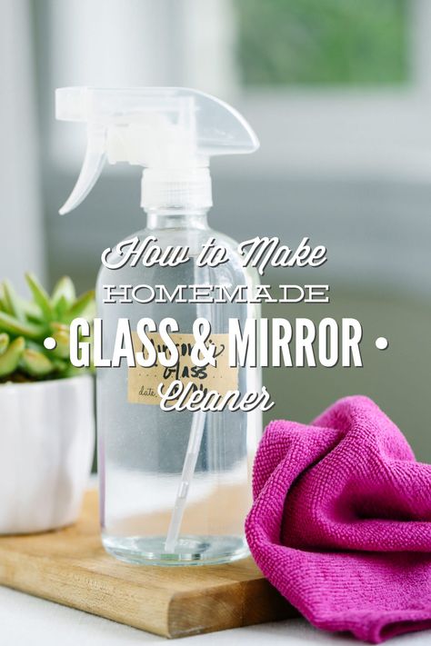 Homemade Glass and Mirror Cleaner Glass Cleaner Recipe, Diy Glass Cleaner, Homemade Glass Cleaner, Window Cleaner Homemade, Cleaner Living, Mirror Cleaner, Toxic Cleaning Products, Stainless Steel Cleaner, Diy Cleaning Solution