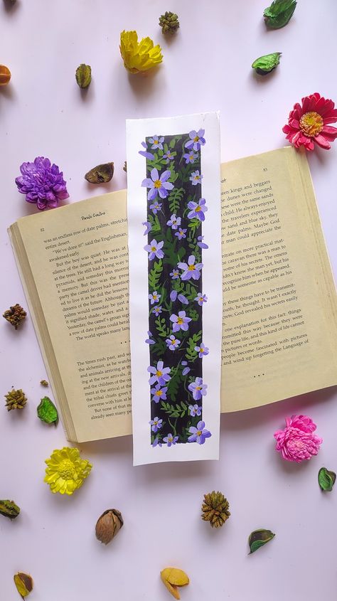 Acrylic Book Painting, Guache Bookmarks, Acrylic Bookmark Painting, Diy Bookmark Painting, Book Mark Painting Ideas Acrylic, Bookmarks Handmade Painting, Paint A Bookmark, Painting Bookmarks Acrylic, Acrylic Painting Books