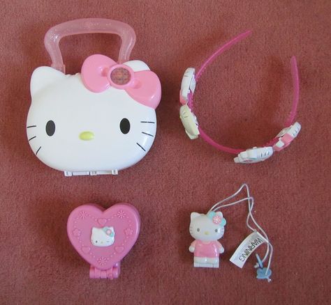 I remember these Hello Kitty toys. 🌸 Hello Kitty Early 2000s, 2000s Mcdonalds Toys, Mcdonalds 2000s, Baby Toys Aesthetic, Hello Kitty Mcdonalds Toys, Y2k Toys, 2000s Hello Kitty, Toys Aesthetic, Toys Nostalgia