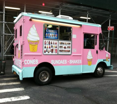 ❤ Blippo.com Kawaii Shop ❤ Foodtrucks Ideas, Ice Cream Car, Ice Truck, Ice Cream Kids, Ice Cream Shake, Ice Cream Business, Rainbow Ice Cream, Ice Cream Man, Ice Cream Cart