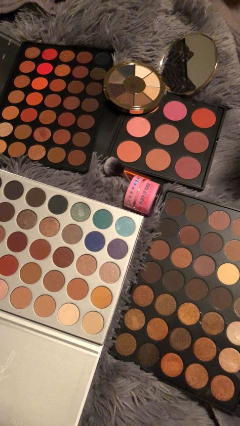 Makeup Snaps Snapchat, Makeup Snap, Makeup Shopping List, Makeup Tools Products, Morphe Palette, Makeup Is Life, Present Ideas, Skincare Video, Gifts For Coffee Lovers