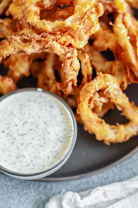 Crispy Onion Rings with Buttermilk Dill Dressing - Meg's Everyday Indulgence Appetizers Game Day, Onions Rings, Chicken Cheese Dip, Crispy Onion Rings, Shrimp Boil Foil, Easy Dipping Sauce, Pork Chops And Gravy, Buttermilk Dressing, Dill Dressing