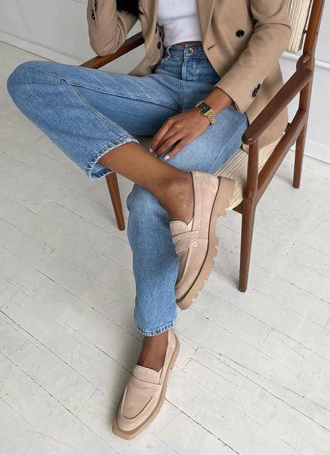 Back to school outfit, back to work, business casual outfit, fall inspo, fall shoes, fall flats Casual Work Outfits, Suede Loafers, On Repeat, Fashion Mode, Business Casual Outfits, Inspired Dress, Lug Sole, Fall Looks, Work Casual