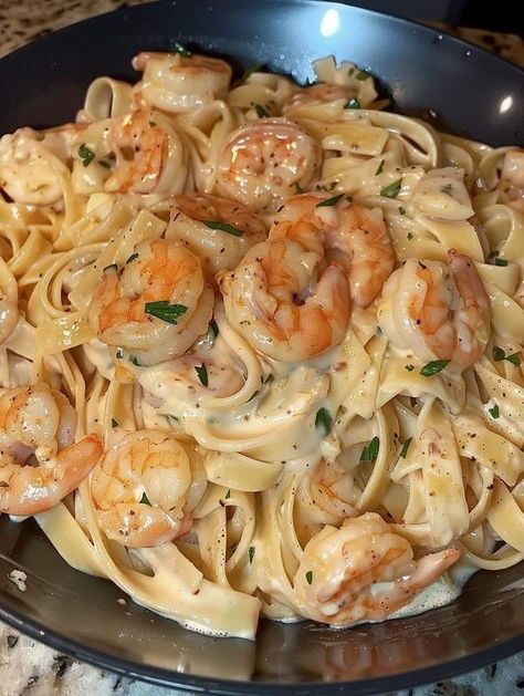 paula deen kitchen | Creamy Shrimp Fettuccine Pasta With Homemade Alfredo Sauce | Facebook Shrimp Fettuccine, Creamy Shrimp, Fettuccine Pasta, Soul Food Dinner, Homemade Alfredo, Homemade Alfredo Sauce, Healthy Food Dishes, Food Babe, Food Therapy