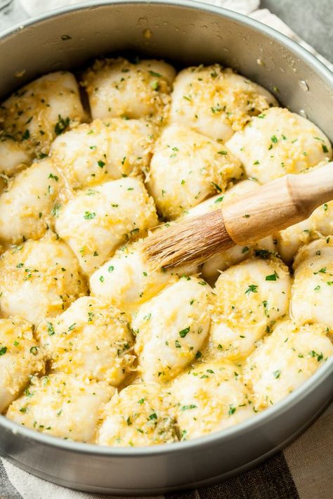 Pillsbury Pull Apart Garlic Bread, Pull Apart Bread Recipes Easy, Garlic Pull Apart Bread Biscuits, Garlic Parmesan Pull Apart Bread, Grilled Cheese Pull Apart Rolls, Savory Pull Apart Bread, Parmesan Pull Apart Bread, Pull Apart Recipes, Pull Apart Rolls