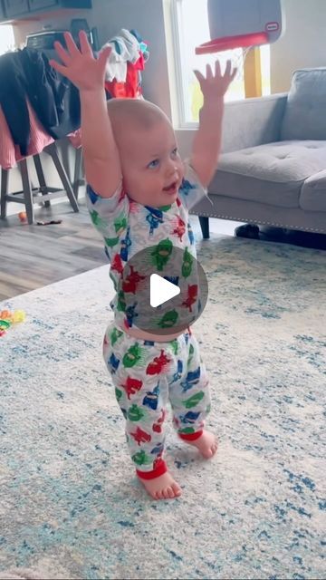 Kid Dancers Videos, Kids Videos For Kids, Baby Dancing Video, Baby Dance Video, Baby Funny Clips, Kids Being Funny, Happy Dance Video, Funny Babies Videos, Baby Videos Cute