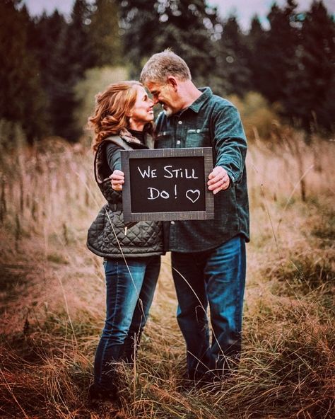 Wedding Anniversary Photoshoot Ideas, Wedding Anniversary Photo Shoot Ideas, Anniversary Photoshoot Ideas, Anniversary Photo Shoot Ideas, Wedding Anniversary Photoshoot, 20th Anniversary Ideas, 10th Anniversary Idea, 10 Year Wedding Anniversary, Wedding Anniversary Pictures