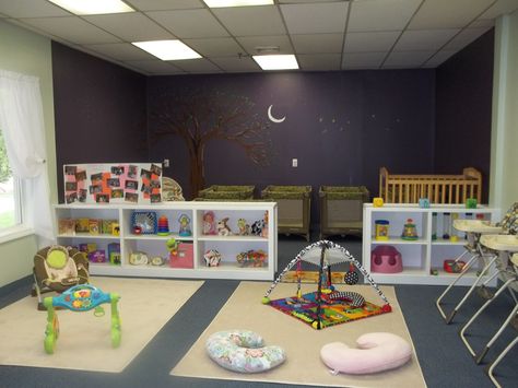 The separation in this room between a napping/resting area and the play areas is great. Daycare Baby Room Ideas, Home Daycare Rooms, Daycare Layout, Infant Room Ideas, Daycare Room Ideas, Infant Room Daycare, Daycare Setup, Daycare Spaces, Home Daycare Ideas