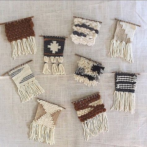 « Working on lil mini weavings as promotional items for an upcoming event. #weaving #tapestry #wovenwallhanging » Diy Laine, Weaving Tapestry, Weaving Wall Hanging, Diy Weaving, Weaving Textiles, Weaving Projects, Macrame Ideas, Promotional Items, Nov 2