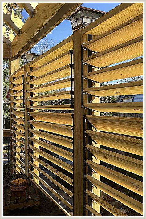 Outdoor Privacy Screens - Are you prepared to solve your solution? Click to visit Amazon.com to meet your needs. Ombra Pergola, Patio Plan, Outdoor Deck Lighting, Terrasse Design, Best Outdoor Lighting, Deck Privacy, Louvered Pergola, Rooftop Terrace Design, Pergola Garden