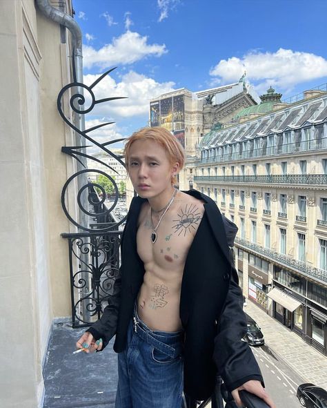 Edawn And Hyuna, Hot Asian Men, E Dawn, I Love My Wife, Asian Boys, Kpop Outfits, Gay Pride, Edgy Fashion, Gossip Girl