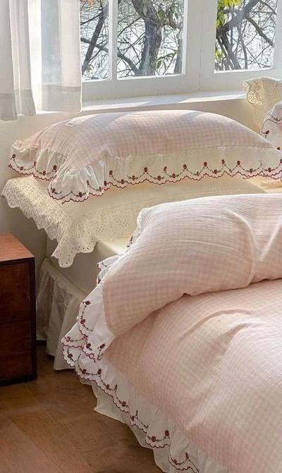 What Bedding Set Each Zodiac Sign Needs From Ever Lasting | Room Decor Tips | Ever Lasting Blog Soft Pink Color Palette, Classic Duvet Covers, Lace Bedding Set, Stylish Bedding, Pink Comforter, Blue Bedding Sets, Lace Bedding, Bed Sheet Sizes, Perfect Bedding