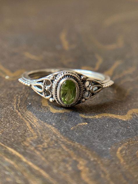 Minimalistic Ring, Engagement Ring Gemstone, Green Jewellery, Jewellery Ring, Indie Jewelry, Estilo Hippie, Zierlicher Ring, Dope Jewelry, Funky Jewelry