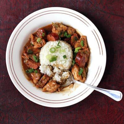 Chicken and Andouille Étouffée Etouffee Recipe, Sausage Gumbo, Louisiana Recipes, Creole Recipes, Andouille Sausage, Hearty Stews, Smoked Chicken, Andouille, Cajun Recipes