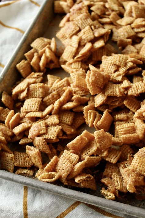 Churro Chex Mix Chex Churro Recipe, Churros Chex Mix Recipe, Caramel Churro Chex Mix Recipe, Cinnamon Churro Chex Mix Recipes, Churro Chex Mix Easy, Cinnamon Chex Recipes, Churro Seasoning, Churro Chex Mix Recipes, Corn Chex Recipes