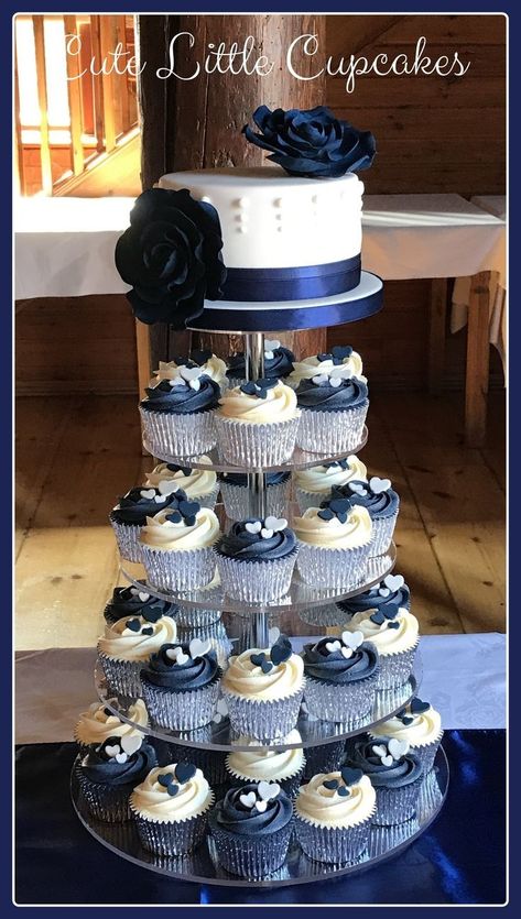 Navy Blue And Silver Wedding Decorations, Dark Blue Wedding Cake, Bday Snacks, Blue Wedding Cupcakes, Wedding Cake With Cupcakes, Navy Cupcakes, Woolworth Cheesecake, Navy White Wedding, White Wedding Cupcakes