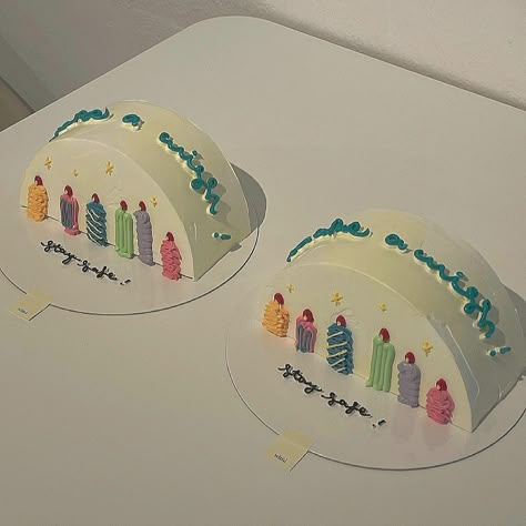 Birthday Cake Korean, Half Cake, Half Birthday Cakes, Mini Torte, Pastel Cakes, Elegant Birthday Cakes, Korean Cake, Funny Birthday Cakes, Simple Cake Designs