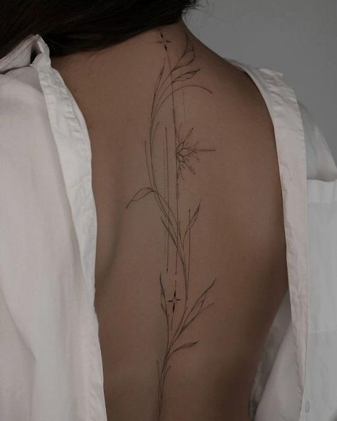 Back Tattoo Flower Spine, Back Flower Tattoo Spine, Spine Tattoo Flower, Flower Spine Tattoo, Back Tattoos Spine, Feminine Back Tattoos, Flower Spine Tattoos, Spine Tattoos For Women, Classy Tattoos