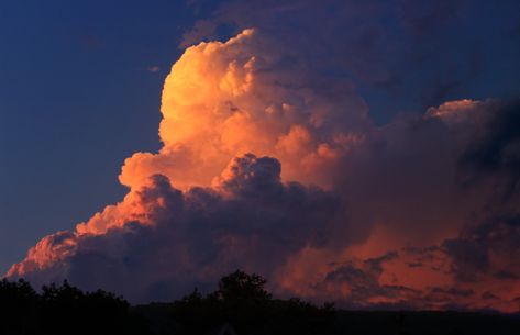 Amassed | Cumulonimbus cloud at dusk. I've licensed this pho… | Flickr Nature, Athena Cabin, Cumulonimbus Cloud, Image Cloud, Lightning Cloud, Dusk Sky, Glow Cloud, Red Sky At Morning, Cumulus Clouds