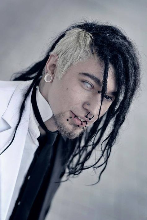 Goth.Found another picture of him Goth Hairstyles, Mohawk Hairstyles Men, Mohawk Styles, Goth Guys, Gothic Hairstyles, Goth Hair, Mohawk Hairstyles, Black Men Hairstyles, Multicolored Hair