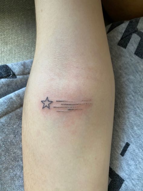 Star Word Tattoo, Cool And Cute Tattoos, Star Tattoos Traditional, Rising Star Tattoo, Ankle Tattoo Stars, Sigil Star Tattoo, Fallen Star Tattoo, Knee Star Tattoo, Star Trail Tattoo