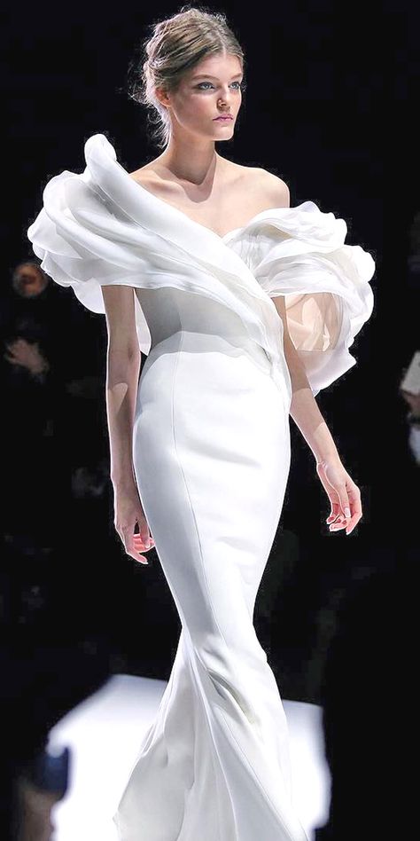 Spring Wedding Dresses With Gorgeous Architectural Details ❤ See more: http://www.weddingforward.com/spring-wedding-dresses/ #weddings #dresses Spring Wedding Dress, Ralph And Russo, Fashion Chanel, Fashion Gowns, Wedding Dress Inspiration, Wedding Dresses Simple, White Fashion, Wedding Attire, Couture Dresses