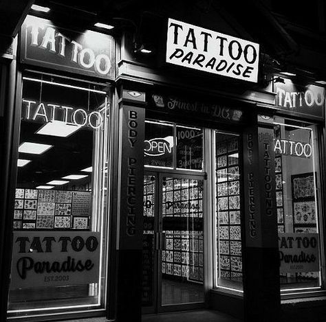 Tattoo Shop Interior, Paradise Tattoo, Tattoo Parlor, Tattoo Signs, Hardin Scott, E Tattoo, Artist Aesthetic, Tattoo Parlors, Aesthetic Tattoo