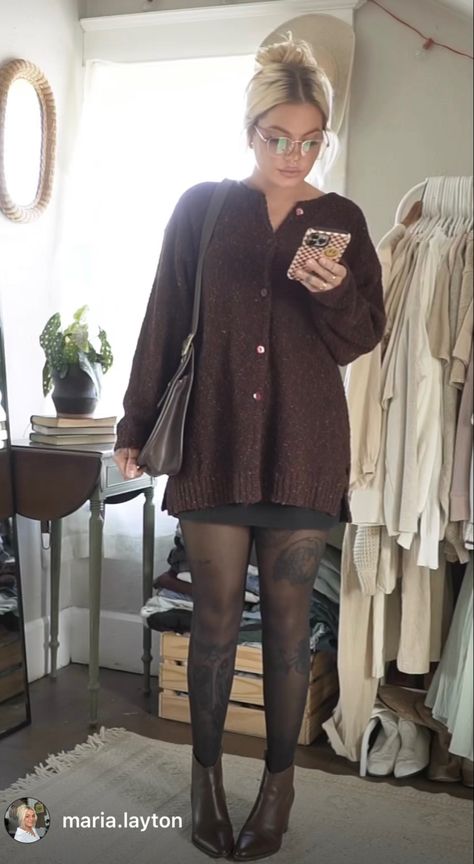 Fall Midsize Dress, Fall Outfits Large Bust, Deep Autumn Outfits Plus Size, Plus Size Friendsgiving Outfit, Academia Outfit Midsize, Alternative Thanksgiving Outfit, Rainy November Outfit, Flea Market Outfit Fall, Petite Grunge Outfits