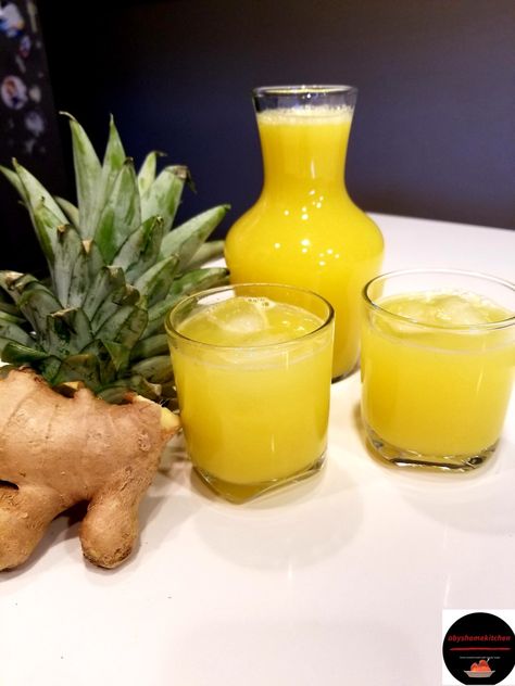 This #Pineapple #Ginger #Cleansing #Juice is loaded with anti-inflammatory, digestive-boosting and liver cleansing properties. It’s a fresh juice blend made with pineapple and ginger root.  The fruity taste of the pineapple plus the spicy flavor of the ginger are such a wonderful combo. It is both delicious and super nutritious. .  Make it: ▪Freshly cut Pineapple ▪︎Fresh Ginger roots. (I usually leave my ginger with the skin. Research show it's more nutritious) ▪︎Water Pineapple Ginger Smoothie, Pineapple Ginger Juice, Pineapple Ginger Lemon, Pineapple And Ginger, Cleansing Juice, Smoothies Ideas, Liver Cleansing, Ginger Roots, Fresh Fruit Smoothies