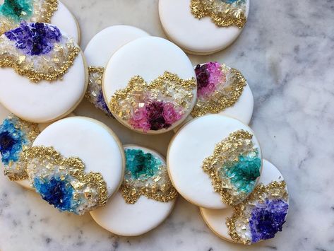 Sweet Treats By Alicia on Instagram: “A little bit of sparkle as we head into the weekend ✨💎 . . . . . #sweettreatsbyalicia #sweettreats #thebakefeed #northvancouver #vancouver…” Geode Cake, Month Of April, Cookie Inspiration, Cookie Icing, Cake Tasting, Chocolate Covered Oreos, Special Cake, Birthday Food, Fun Events