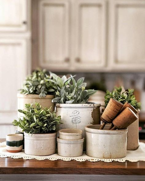 Crocks Decor Ideas, Decorating With Crocks, Crocks Decor, Crock Display, Crock Decor, Vintage Booth Display, Antique Crocks, Vintage Crock, Vintage Farmhouse Decor