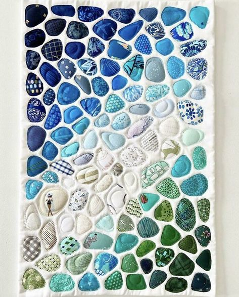 I Make Seaglass Art Quilts Using Leftover Fabric Scraps. I Love Showcasing The Last Bits Of Favorite Fabrics Sea Glass Quilt, Dinosaur Quilt, Quilt Modernen, Bird Quilt, Sew Ins, Stitching Techniques, Leftover Fabric, Piece Of Art, Scrappy Quilts