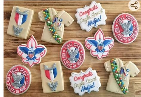 Eagle Scout Cupcake Ideas, Eagle Scout Ceremony Food, Eagle Scout Cupcakes, Boy Scout Cookies, Eagle Scout Cookies Decorated, Eagle Scout Court Of Honor Ideas Display, Eagle Scout Decorations, Eagle Scout Cookies, Eagle Court Of Honor Ideas