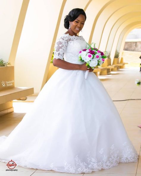 Beautiful ball wedding gown available for sale and rentals in Lagos, Nigeria Wedding Dresses Nigeria, Beaded Sheath Wedding Dress, Princess Ballgown, White Wedding Gown, Beautiful Ball, Nigerian Bride, Wedding Dresses Princess Ballgown, Ball Wedding, Plus Size Wedding Gowns