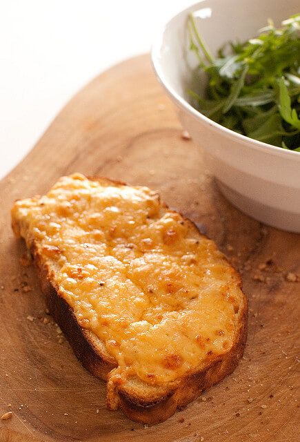 Pioneer Woman Cheese Toast, Cheese Toast Recipe, Cheese On Toast, Recipe For Breakfast, Morning Brunch, 20 Minute Recipes, Baked Cheese, Cheese Toast, Easy Smoothie Recipes