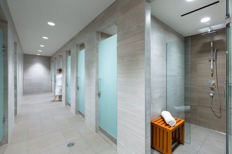 Gym Shower Room Design, Gym Showers Design, Locker Room Bathroom, Locker Room Shower, Commercial Bathroom Designs, Public Shower, Gym Showers, Toilette Design, Gym Bathroom